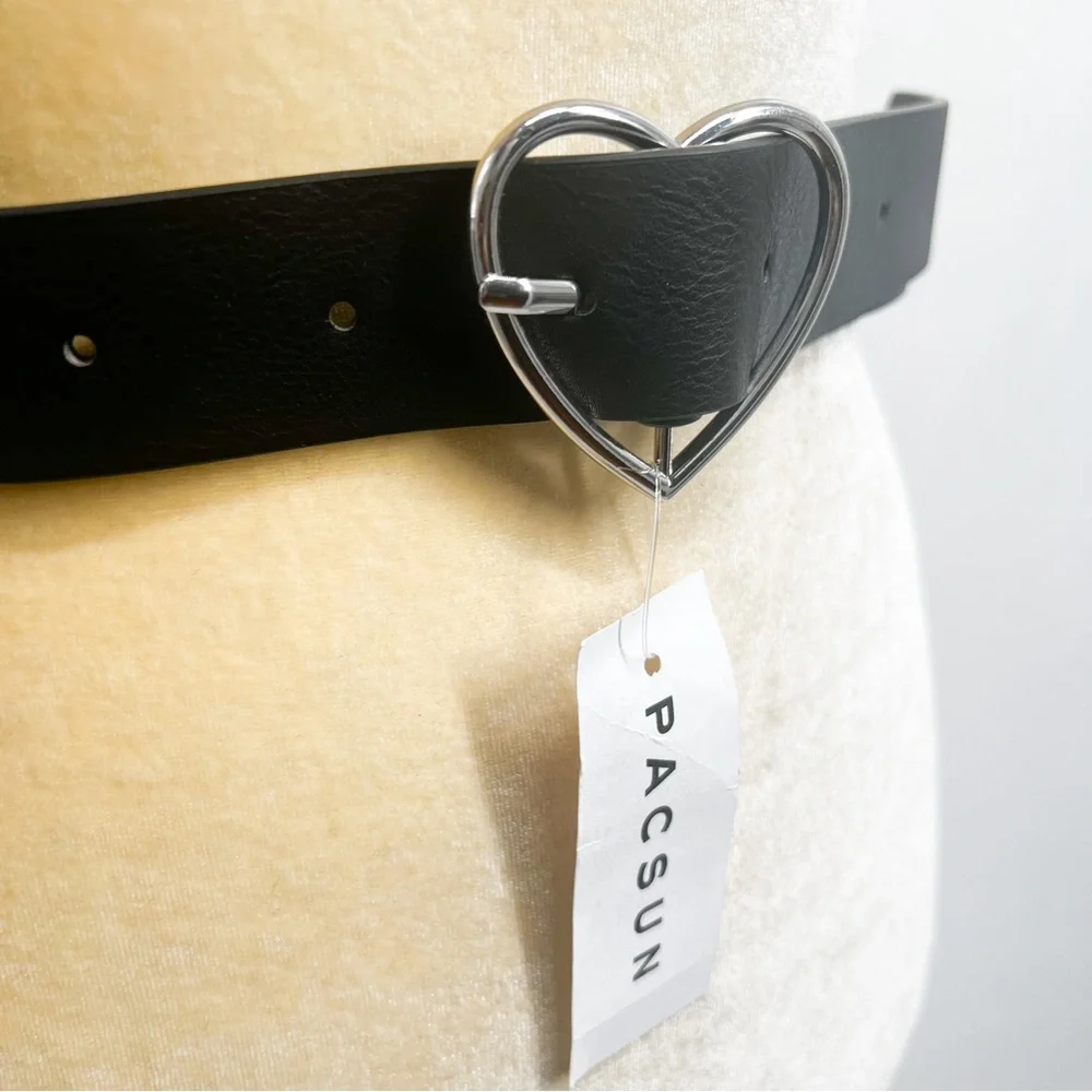 BRANDY MELVILLE BLACK FAUX LEATHER SILVER HEART BELT - Picture 7 of 11